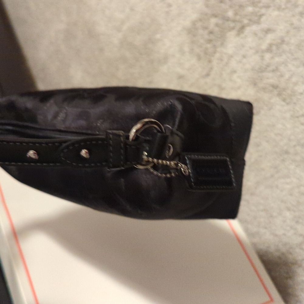 Coach signature C purse - Picture 5 of 8